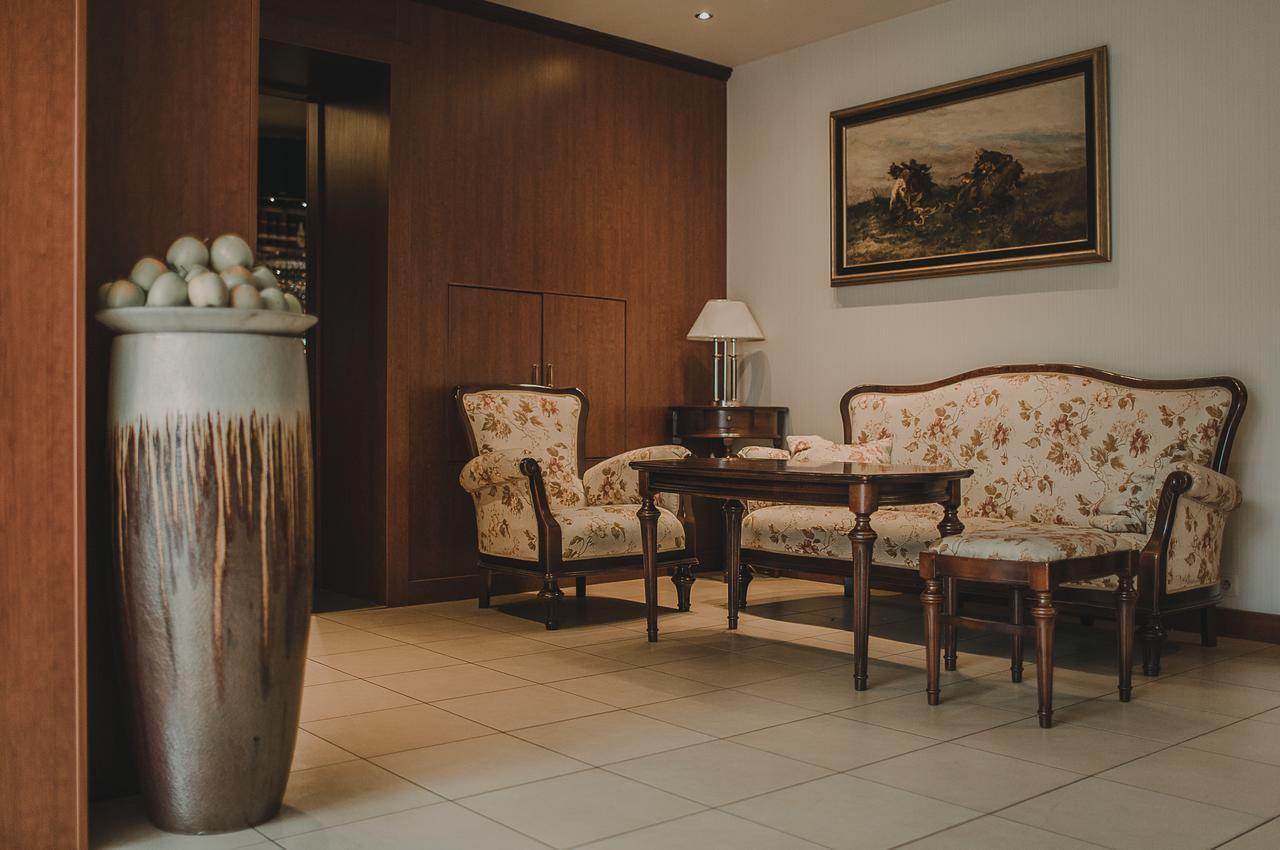 Hotel Restaurant Boss Miloslaw ภายนอก รูปภาพ